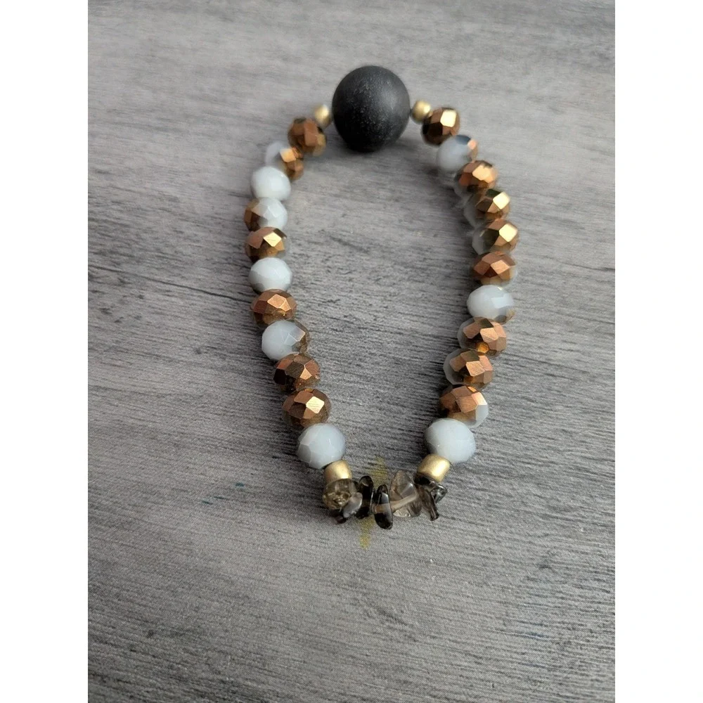Bronze White Faceted Glass Bead Stretch Bracelet with Matte Black Focal Bead